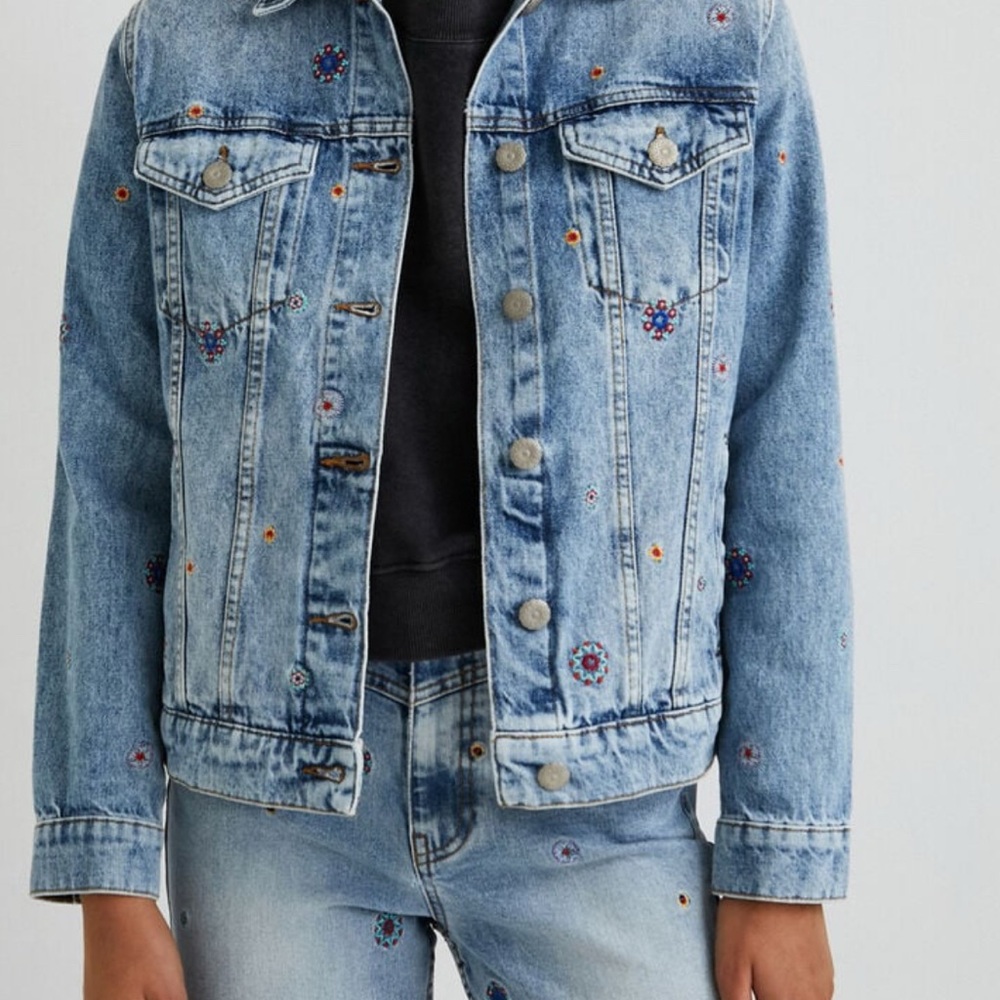 NWT DESIGUAL SLIM DENIM JACKET MANDALAS SIZE SMALL